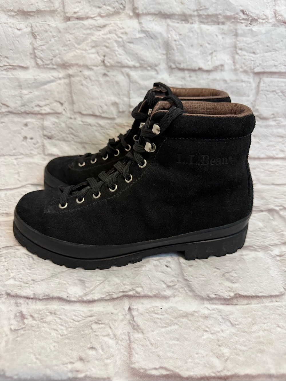 L.L. Bean black suede lace-up hiking boots rubber mudguard lug sole women’s 8.5
